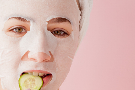 Exploring the Benefits of Bath Oils & Bath Bombs for Your Skin and Wellbeing in the UK