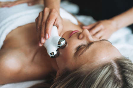 How to Integrate Microcurrent Devices Into Your Daily Skincare Routine in the UK