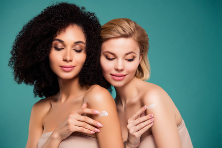Primers & Setting Sprays for Mature Skin: British Recommendations for Flawless Ageing