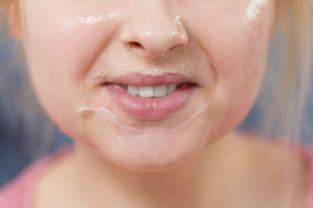 Exfoliating Scrubs for Specific Concerns: Targeting Ingrown Hairs, KP, and Cellulite in Britain