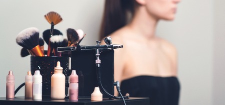 How to Create a Dewy Look vs. a Matte Finish: Highlighters & Bronzers in the UK