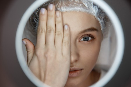 How to Conceal Blemishes and Acne: Tips from British Dermatologists